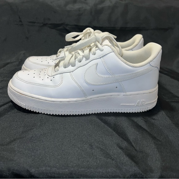 Nike Air Force 1 White Sneakers Women’s US 8 - Picture 2 of 9